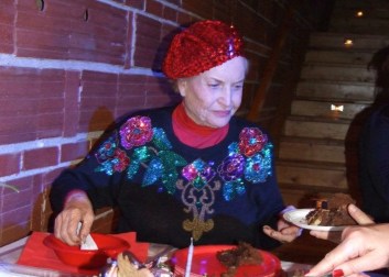 562588_326545470733970_1514296375_n